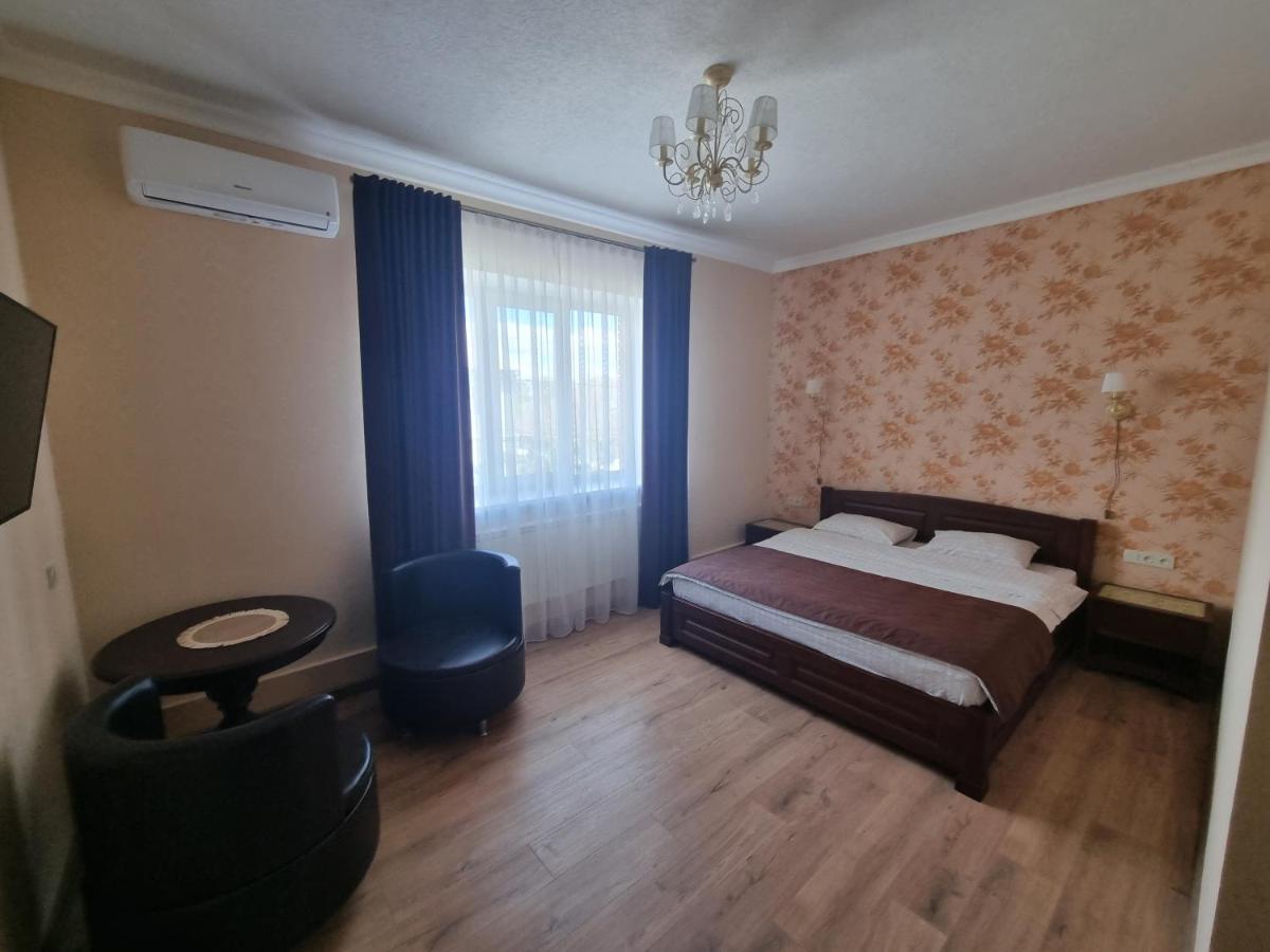 Hotel Ник Аэро Jarkov Exterior foto
